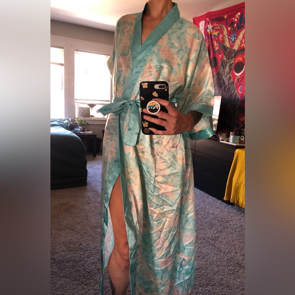 Vtg Contessa Di Roma Pastel Watercolor Floral Satin Robe
